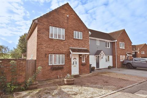 Fremantle Close, South Woodham Ferrers 3 bed end of terrace house for sale