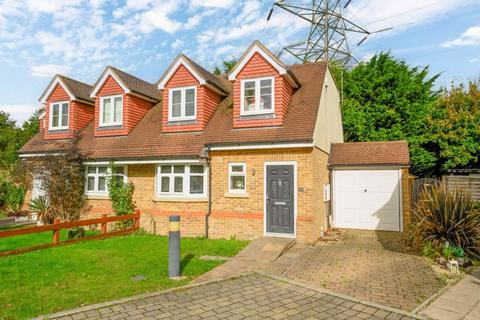 Park Close, Byfleet 3 bed semi