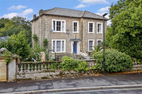 East Hill Road, Ryde, Isle of Wight 3 bed flat for sale