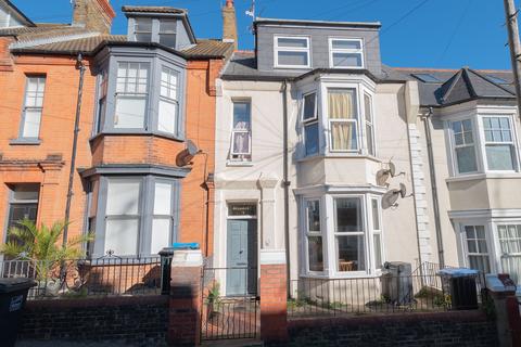 Albert Road, Ramsgate, CT11 2 bed flat for sale