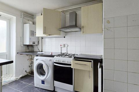 Grundy Street, Poplar, E14 2 bed flat for sale