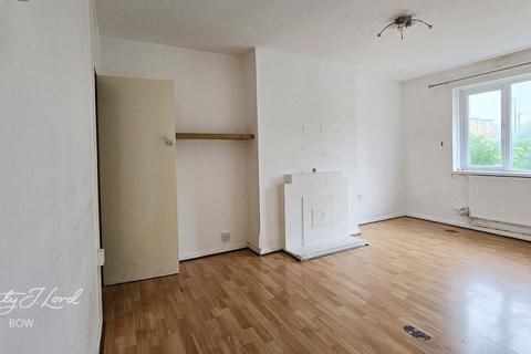 Grundy Street, Poplar, E14 2 bed flat for sale