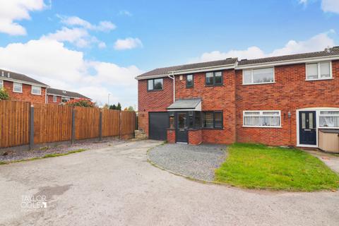 Torside, Wilnecote 3 bed end of terrace house for sale