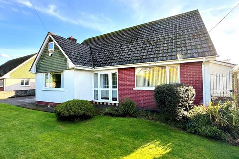 Lower Park Road, Braunton EX33 4 bed detached bungalow for sale