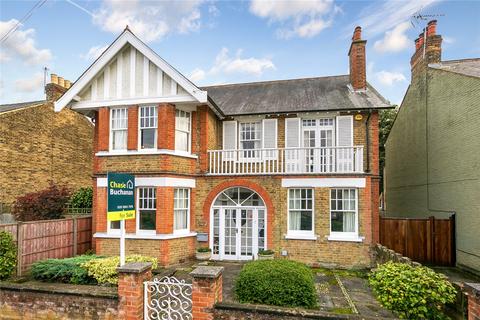 Queens Road, Hampton Hill 4 bed detached house for sale