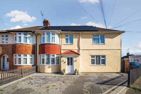 5 bedroom semi-detached house for sale