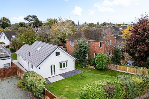 Upton Lane, Chester CH2 4 bed bungalow for sale