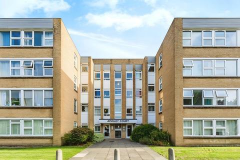 Wilbury Avenue, Hove 1 bed apartment for sale
