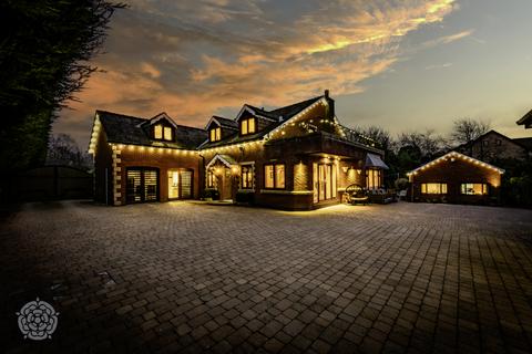 Dobb Brow Road, Westhoughton, Bolton... 5 bed detached house for sale