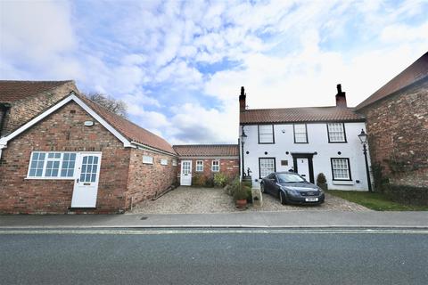 Magdalen Gate, Hedon, Hull 3 bed cottage for sale