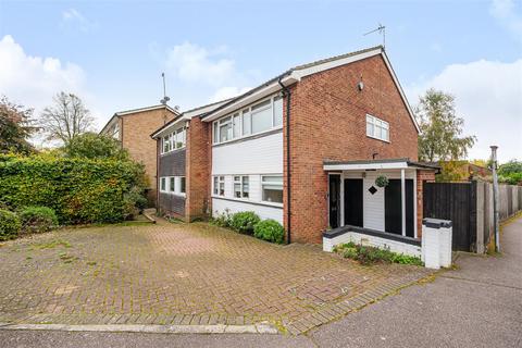Howton Place, Bushey WD23 3 bed semi