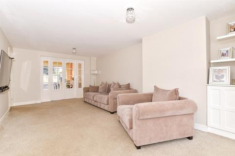 The Ferns, Larkfield, Aylesford, Kent 3 bed semi
