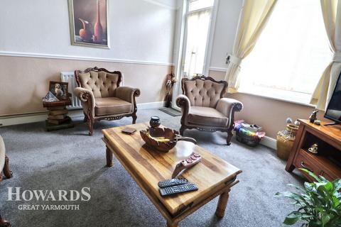 Havelock Road, Great Yarmouth 2 bed terraced house for sale