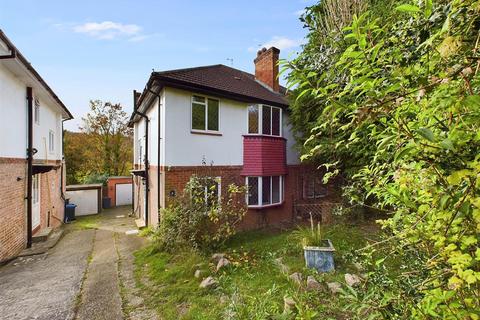 Garston Gardens, Kenley CR8 3 bed house for sale