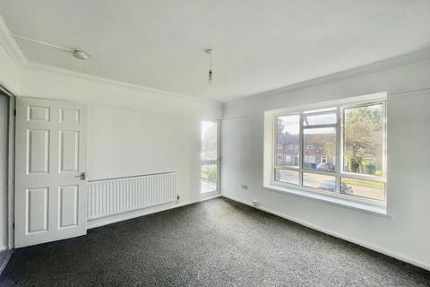 Albert Drive, Woking, GU21 3 bed flat for sale