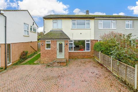 Springett Way, Coxheath, Maidstone, Kent 3 bed semi