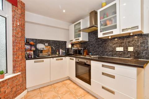 St. Michael's Street, Folkestone, Kent 2 bed maisonette for sale