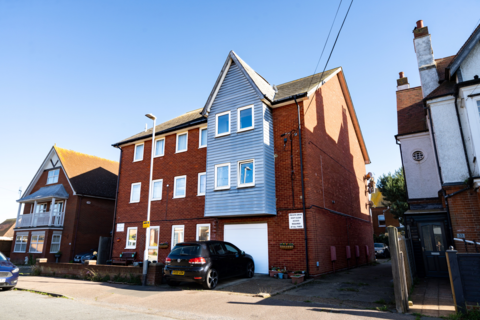 Tomline Road, Felixstowe IP11 2 bed flat for sale