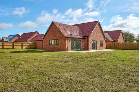 Winfarthing Road, Diss IP22 3 bed detached bungalow for sale