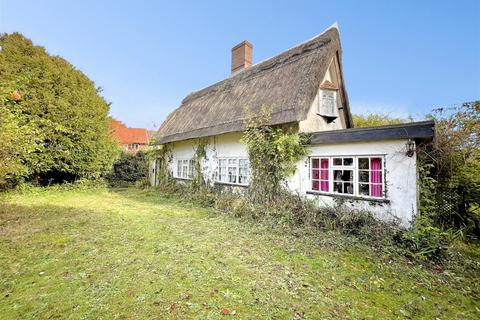 The Street, Diss IP21 3 bed cottage for sale