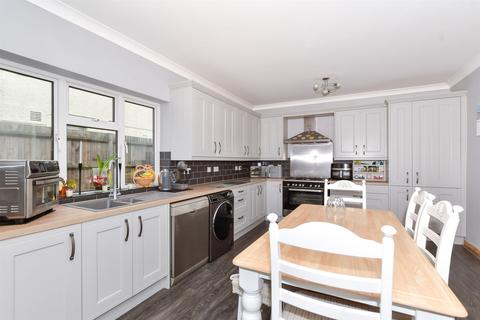 Sutton Road, Maidstone, Kent 4 bed chalet for sale