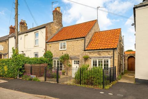 High Street, Metheringham, LN4 1 bed cottage for sale