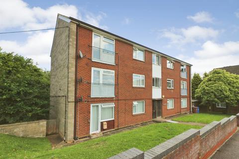 Deanscroft, Knebworth, Herts, SG3 2 bed flat for sale