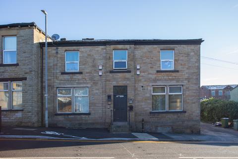 Batley Road, Heckmondwike WF16 3 bed flat for sale