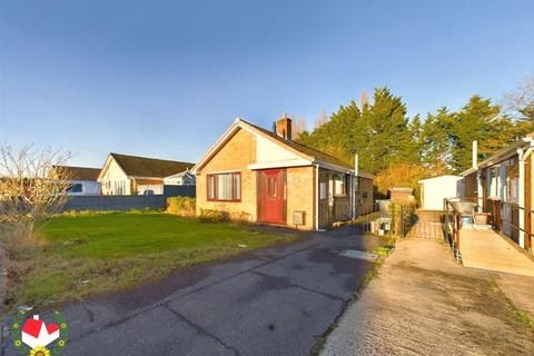 Woolstrop Way, Quedgeley, Gloucester 2 bed detached bungalow for sale