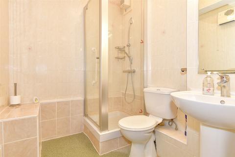 High Street, Chatham, Kent 2 bed flat for sale