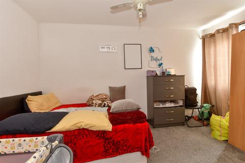 Polsteads, Basildon, Essex 1 bed flat for sale