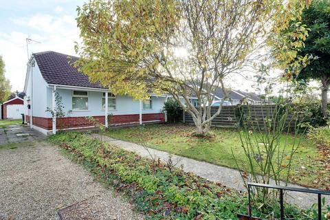 Park Road, Hayling Island PO11 3 bed semi