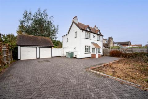 Sea View Road, Hayling Island PO11 4 bed detached house for sale