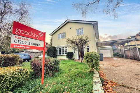 Queens Park 3 bed detached house for sale