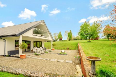 Field View, Gardner Street... 3 bed bungalow for sale