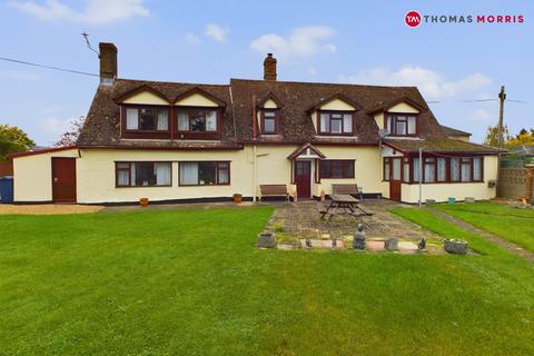 South Street, Royston SG8 4 bed detached house for sale