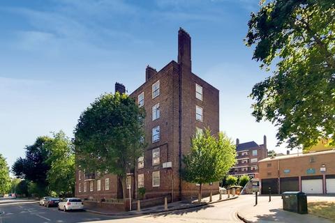 Falmouth Road, Elephant and Castle... 3 bed flat for sale