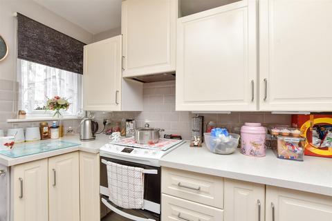 Randalls Park Avenue, Leatherhead... 3 bed semi