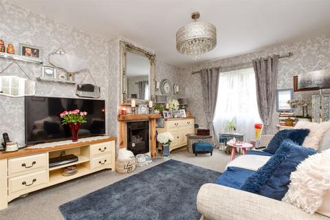 Randalls Park Avenue, Leatherhead... 3 bed semi