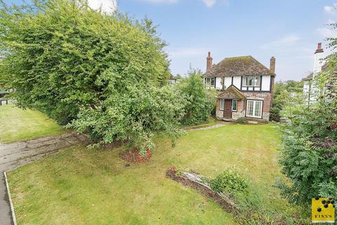 Cherry Orchard, Whitstable CT5 3 bed detached house for sale