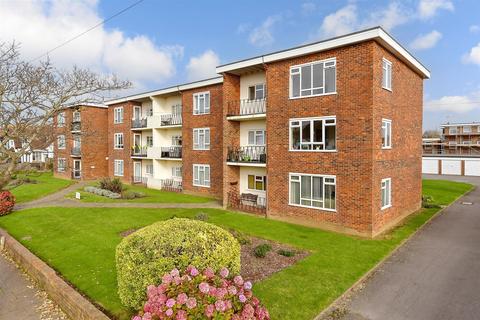 Brooklyn Avenue, Worthing, West Sussex 2 bed ground floor flat for sale