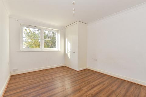 Lockwood Place, Chingford 2 bed flat for sale