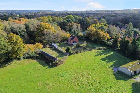 Milford Road, Godalming GU8 3 bed equestrian property for sale