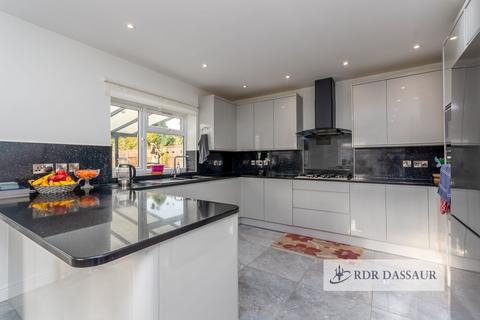 Burbages Lane, Longford, CV6 4 bed detached bungalow for sale