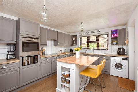 The Weavers, Maidstone ME16 3 bed detached house for sale