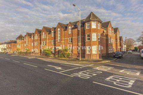 Chorley Road, Bolton BL5 2 bed flat for sale
