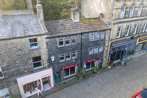 Main Street, Haworth, Keighley, BD22 8DA 2 bed property for sale