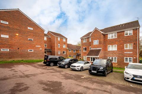 Percy Gardens, Worcester Park, KT4 1 bed flat for sale