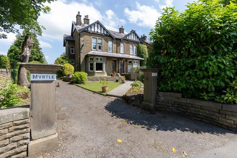Gisburn Road, Barnoldswick, BB18 6 bed semi