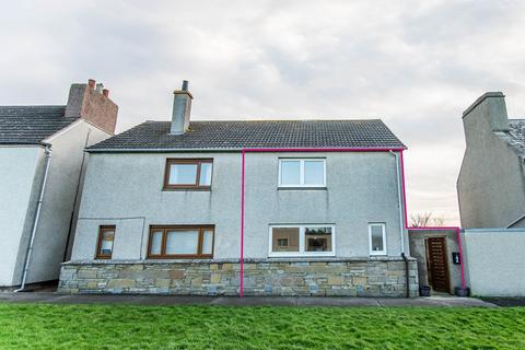 Main Street, Lybster, Highland. KW3 6AQ 2 bed semi